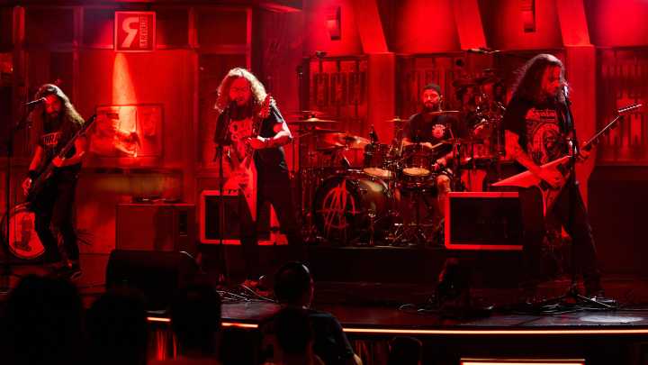 Angelus Apatrida confiesa en La Revuelta sus gustos musicales más inesperados ¡y no todo es metal!