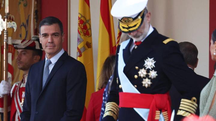 Sánchez, bajo el asedio ciudadano en la Fiesta Nacional