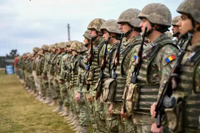 Activan el servicio militar voluntario en Rumanía y pagarán más de 8.000 euros