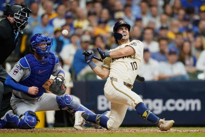 Watch Brewers vs Cubs streaming free today; NLDS Game 3 start time, channel, odds
