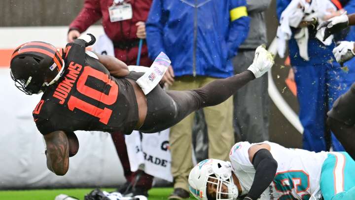 Quinshon Judkins has two TDs, Browns lead Dolphins 17