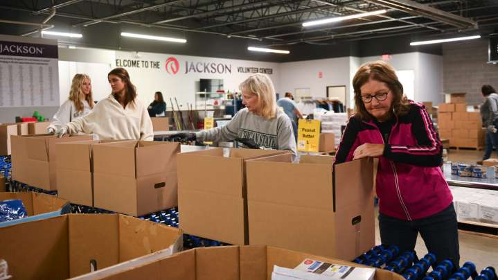 Food need expected to grow if SNAP money ends for 63,000 Lansing area residents