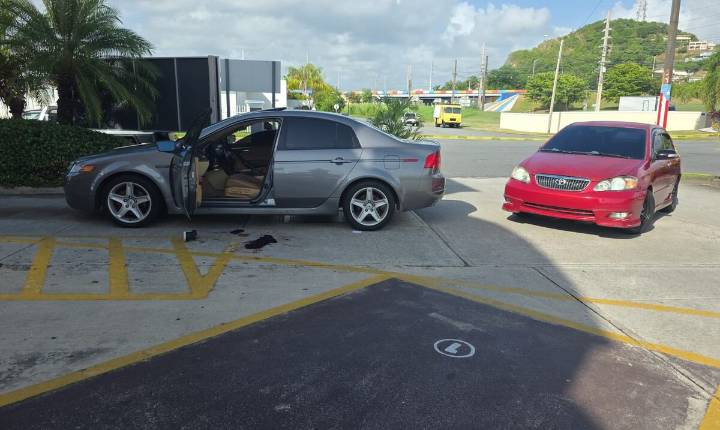 Hieren de bala a hombre en servicarro de Humacao