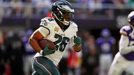 Eagles' Saquon Barkley ties Adrian Peterson for NFL record on 65