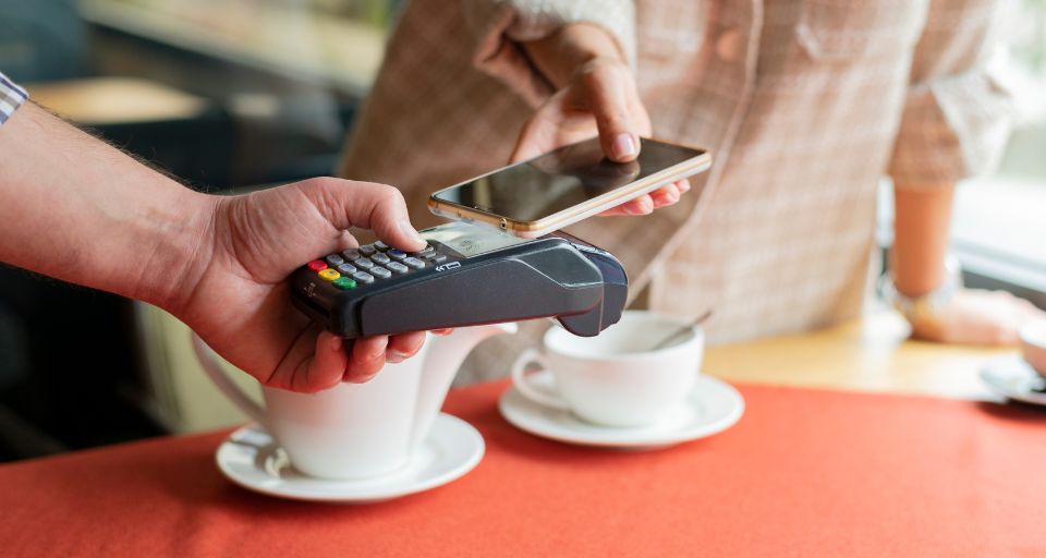 Impuesto digital pone en jaque la expansión del sistema de pagos Bre