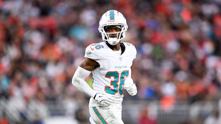 Dolphins CB Storm Duck to miss rest of season with a knee injury