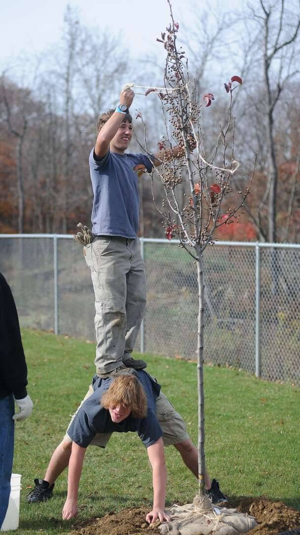 Time capsule: Scouts provide stand-up job in Clinton Township