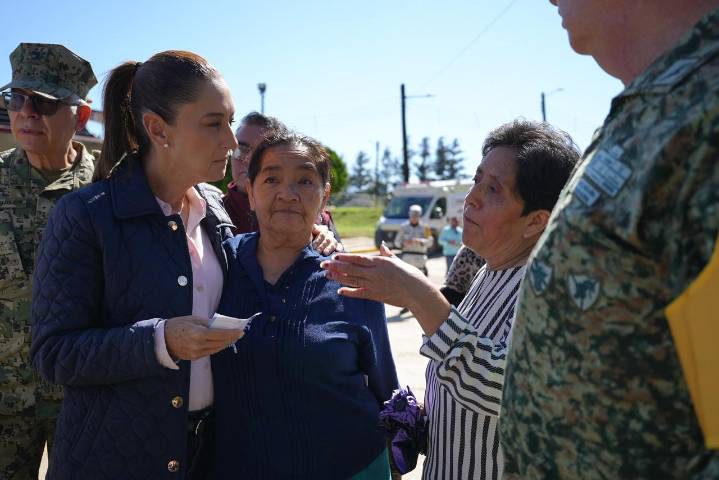 Desde la zona del siniestro, Sheinbaum anuncia programa de reconstrucción de viviendas en Puebla