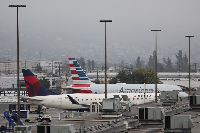 Airlines brace for third day of flight delays as shutdown persists