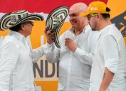 ¿Mesa de “paz total” con exparamilitares será por la justicia o por cálculo político del Gobierno?