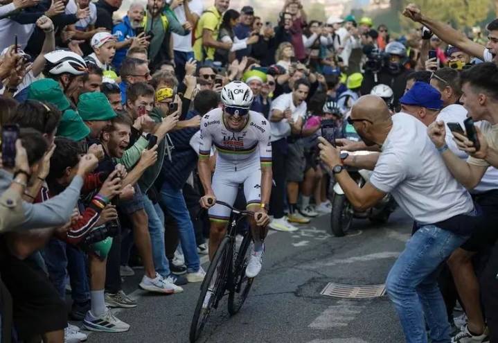 Pogacar arrasa Il Lombardia; Isaac del Toro termina en Top