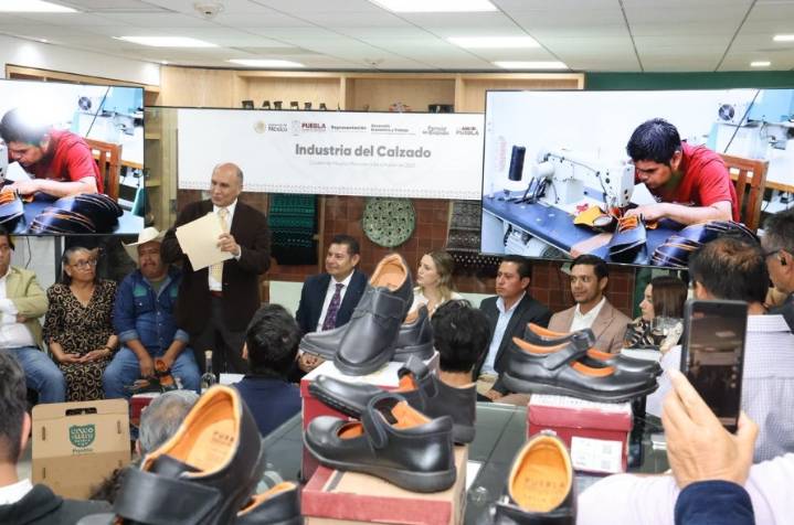Puebla impulsa industria del calzado con proyecto de 300 mil zapatos escolares