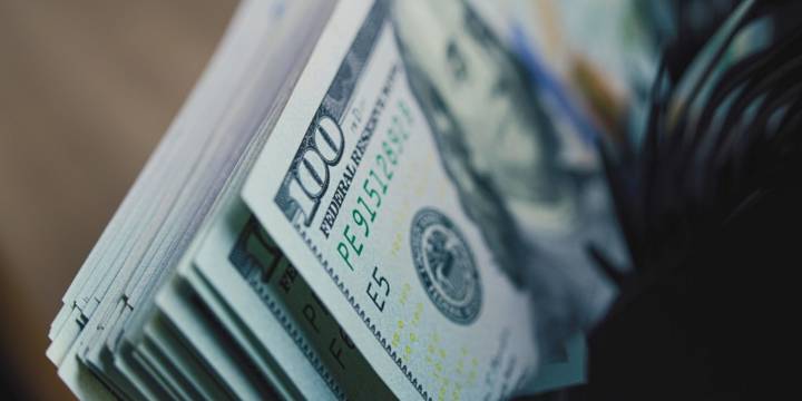 Qué pasará con el precio del dólar en Colombia al final de octubre: así influiría la nueva decisión de Trump contra Petro