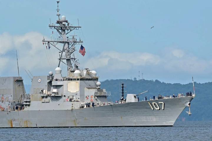 “Una señal de guerra”. La llegada de un destructor estadounidense a un país caribeño vecino enciende las alarmas en Venezuela