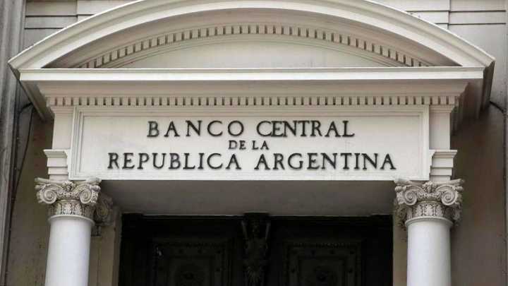 El Banco Central vendió reservas por U$S 45 millones para contener al dólar por debajo de la banda