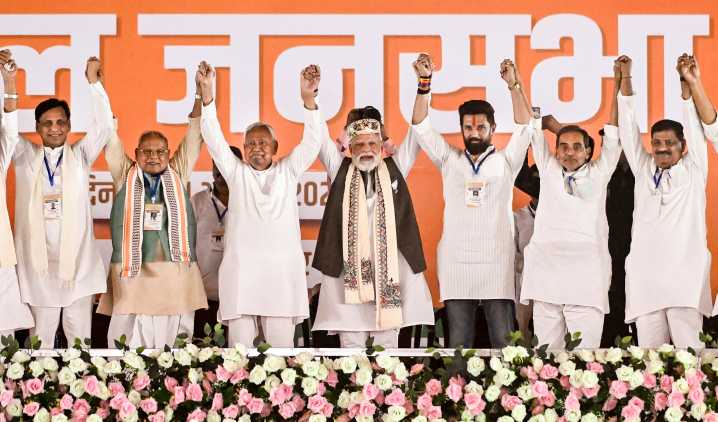 Fifth column by Tavleen Singh: A dangerous election practice