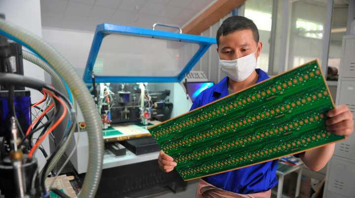 Mitchell: The double standard on reshoring in manufacturing vs. tech Joe Mitchell
