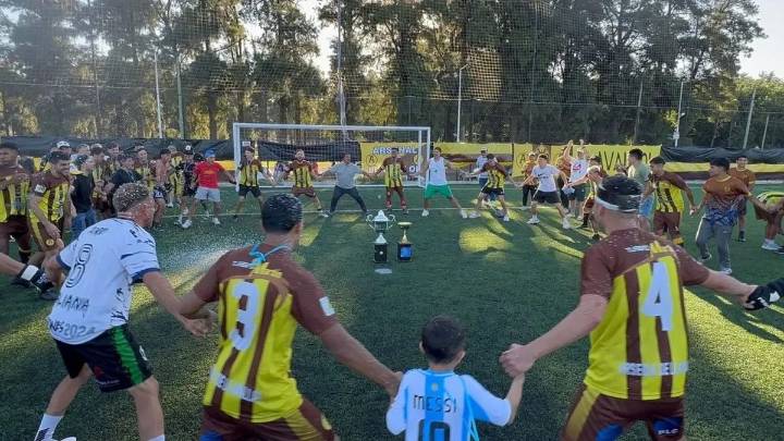 Todo Llavallol detrás del sueño de Arsenal: vuelve a las competencias de AFA
