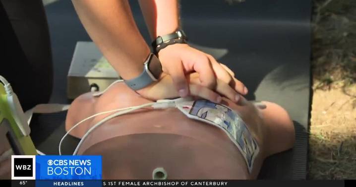 Teen raises $20,000 to install 5 AEDs in town for student athletes
