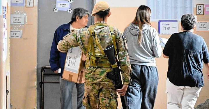 Elecciones 2025 en Cipolletti: baja concurrencia y faltante de autoridades de mesa en las primeras horas de votación