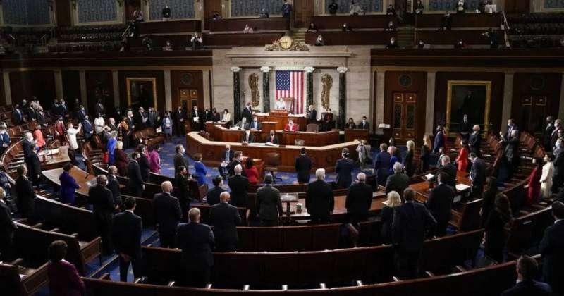 Senado de EEUU aprueba anular aranceles globales de Trump
