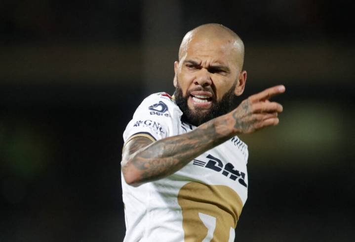 Predica Dani Alves su fe tras salir de prisión