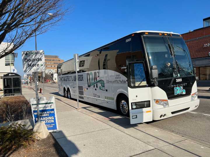 Ann Arbor-Detroit bus to offer late-night service for Michigan vs. Purdue football game