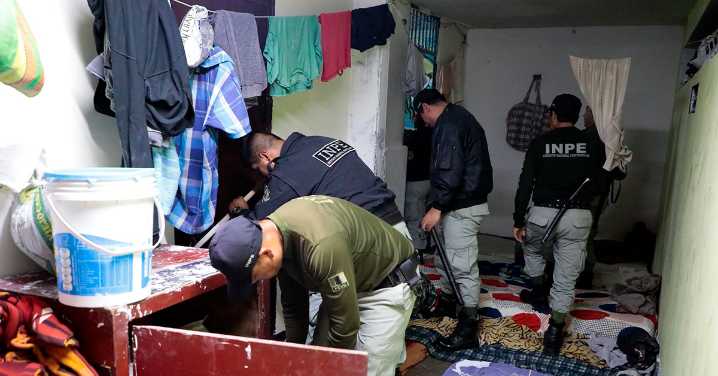 Requisa en penal de Lurigancho: Se encontraron libretas con anotaciones, objetos punzocortantes y conexiones clandestinas