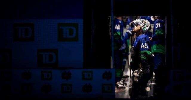 'He's a hugger': NHL players talk pre-game hallway rituals