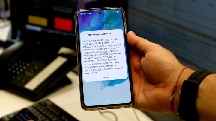 Más de cinco millones de móviles reciben una alerta en Barcelona en el simulacro más grande realizado por la Generalitat