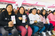 Servicios gratuitos de prevención de cáncer de mama en la Macro Jornada Semana Rosa 2025