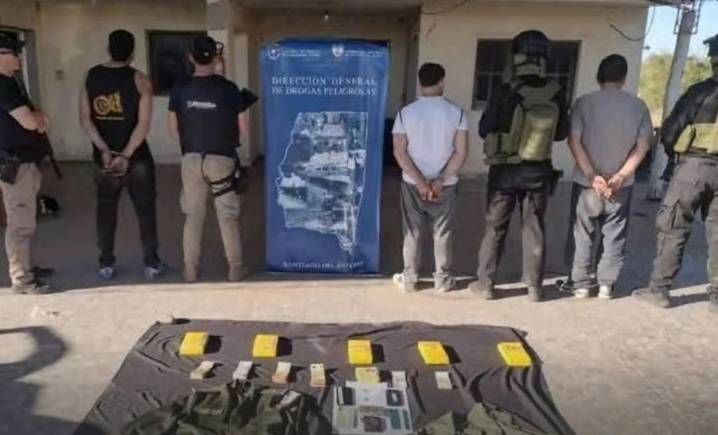 Un comandante de Gendarmería cayó con más de 5 kilos de cocaína en Santiago del Estero