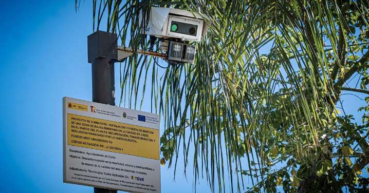 Los coches de Cádiz, más contaminantes que los vehículos de los no residentes
