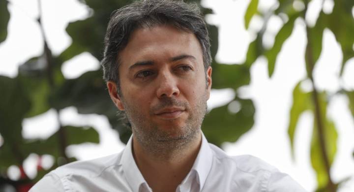 Daniel Quintero se retira de la consulta interna del Pacto Histórico El aspirante presidencial aseguró que su decisión obedece a la reciente decisión del CNE de “convertir la consulta del Pacto en una