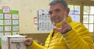 Olmedo votó y habló claro: "Este sistema es mucho mejor que el electrónico"