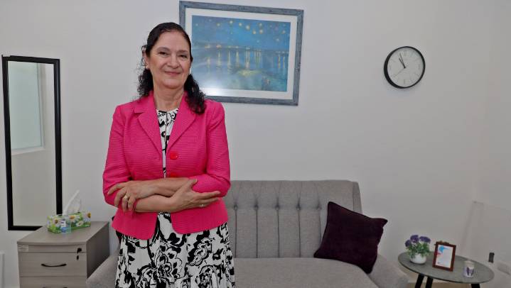 Ana María, la doctora que otorga terapia psicológica como voluntaria en Fundación Maritere