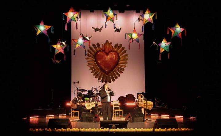Así se vivió el concierto de Vivir Quintana en el Teatro de la Ciudad Esperanza Iris