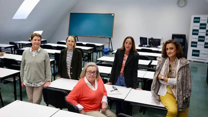 Estudiar con más de 55 años: las alumnas veteranas llenan las aulas de la UNED