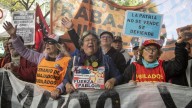Hubo incidentes en otra marcha de jubilados frente al Congreso, con represión y gas pimienta