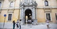 La Universidad de Granada pone en conocimiento de la Subdelegación la convocatoria de Vito Quiles en Derecho