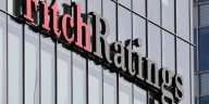 El apoyo de Estados Unidos frenó una baja en la calificación crediticia de Argentina, según Fitch Ratings