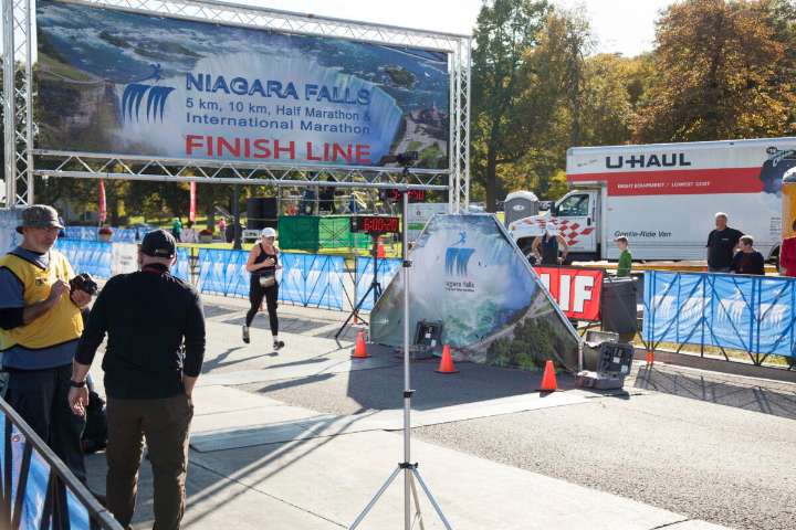 Niagara Falls Marathon Takes an Unexpected Twist as Top Runners Finish in Surprising Positions Confusion struck the Niagara Falls Marathon as several frontrunners were led off course, reshaping the le