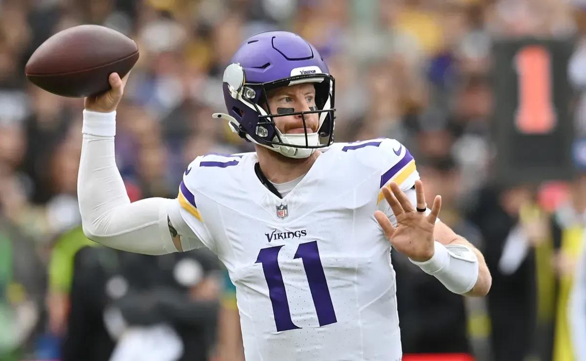 Why did Carson Wentz momentarily leave the Vikings vs Browns Week 5 game in London?