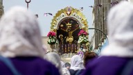 Papa León XIV bendice la imagen del Señor de los Milagros y a sus devotos en la Plaza de San Pedro