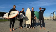 Ellos vienen de Noruega a Galicia en un velero para hacer surf