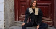Lleva 24 horas en Mango y arrasa: La chaqueta de borreguito calentita y con rollazo que eleva tus looks con jeans