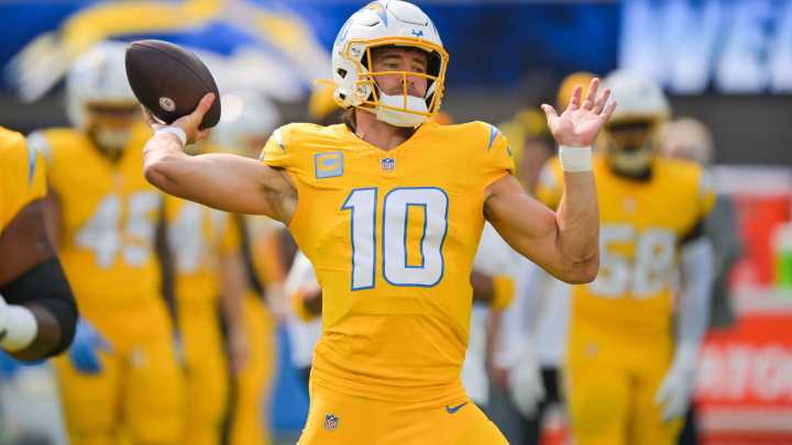 Los Angeles Chargers uniforms draw Savannah Bananas comparison on CBS