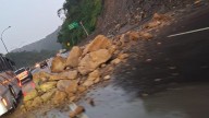 Fuertes Lluvias por ondas tropicales 44 y 45 impactan a la Gran Caracas con Derrumbes y Fallas Eléctricas