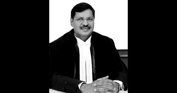 Man attempts to attack CJI BR Gavai in Supreme Court