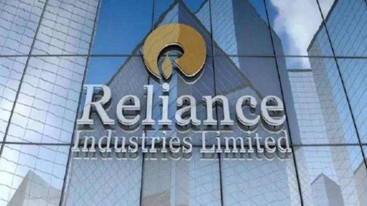 Reliance Retail Q2 profit up 17% to Rs 3,439 cr